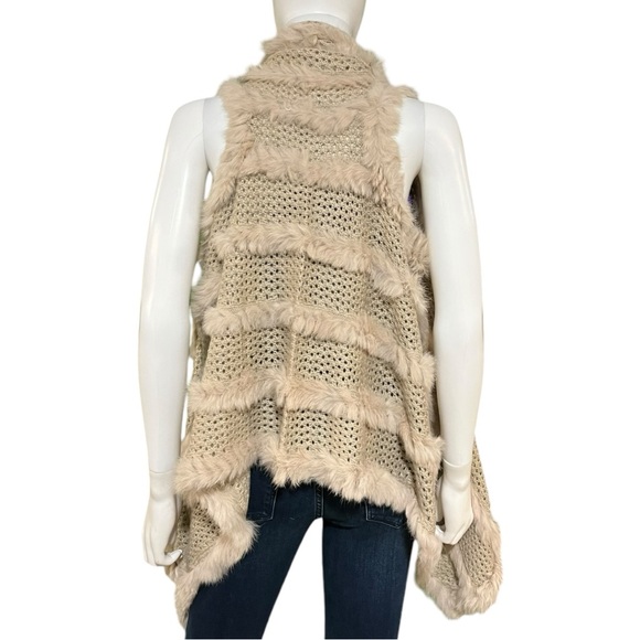 Elliatt Sand Wander Rabbit Fur Vest, L - Picture 6 of 10
